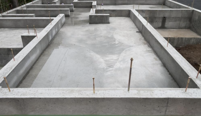 Как выбрать тип и конструкцию фундамента для частного дома